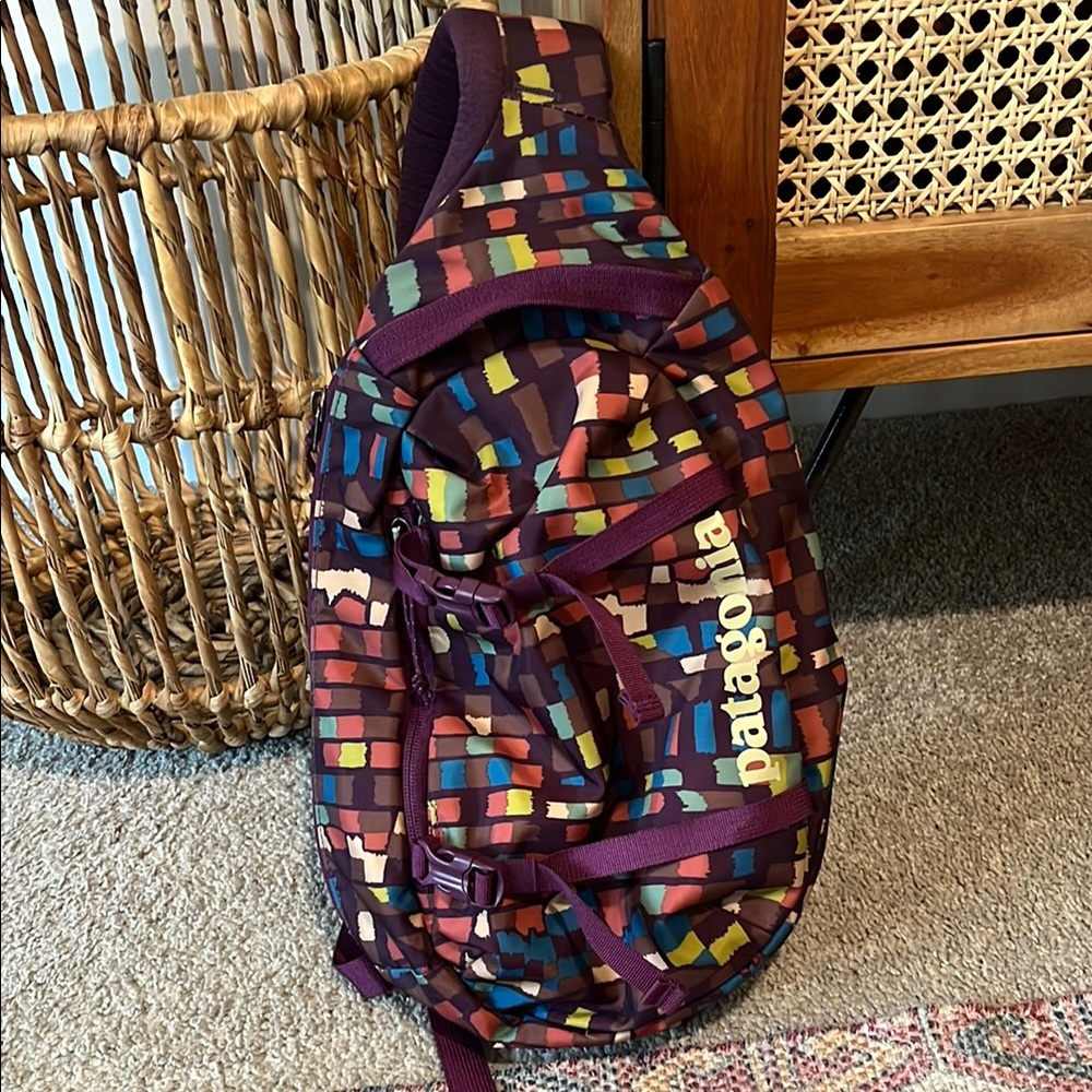 Patagonia atom sling bag barely used